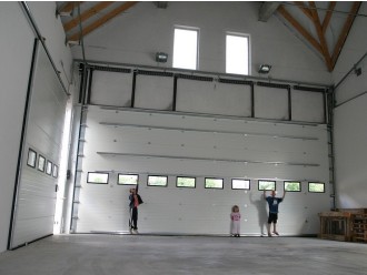 39 - Industrijska garažna vrata za večje objekte.